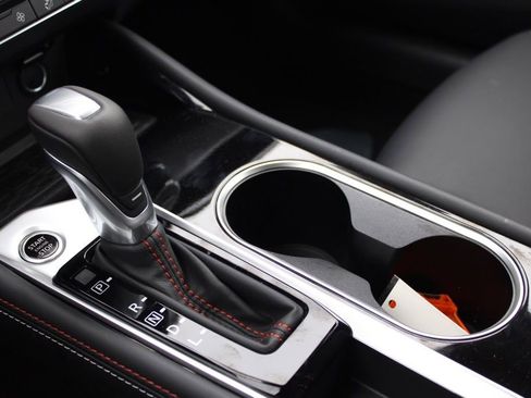 New 2025 Nissan Altima 2.5 SR image 30