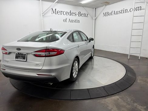 Used 2019 Ford Fusion SE FWD image 7