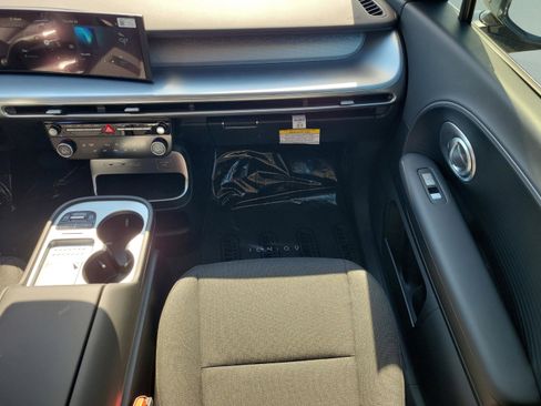 New 2026 Hyundai Ioniq 9 SE image 17
