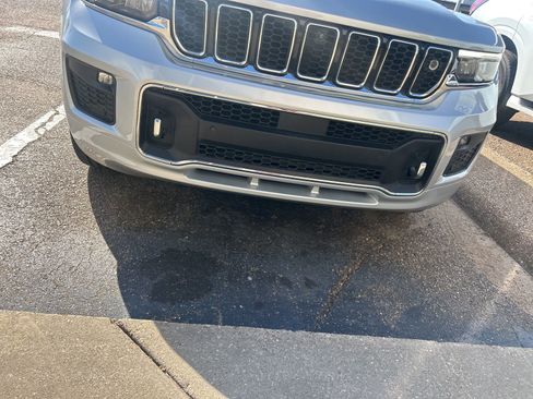 Used 2022 Jeep Grand Cherokee L Overland w/ Advanced Protech Group III image 5