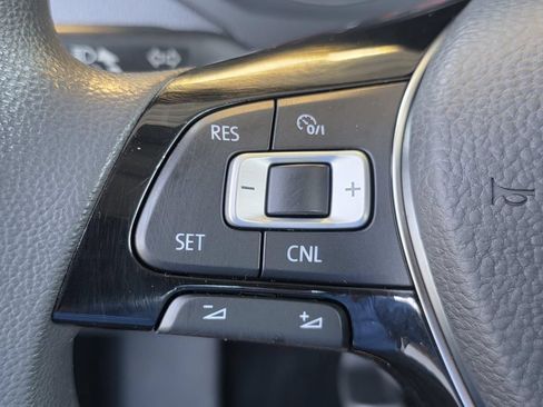 Used 2016 Volkswagen Jetta SE FWD image 18