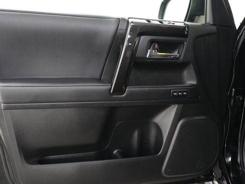 Used 2019 Toyota 4Runner Limited w/ Four Season Floor Mat Package AWD/4WD image 18