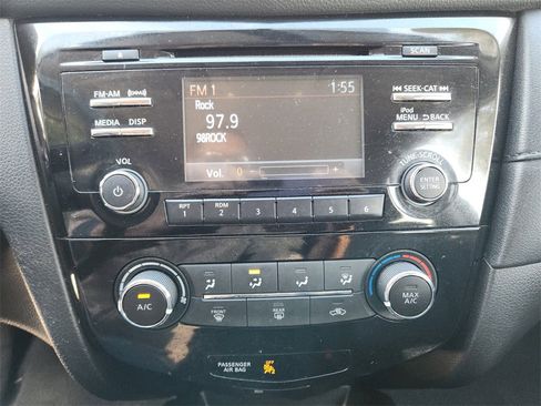 Used 2017 Nissan Rogue S w/ S Appearance Package image 19