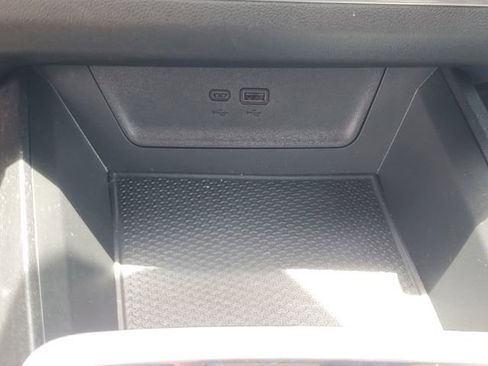 Used 2026 Chevrolet Equinox LT FWD image 25