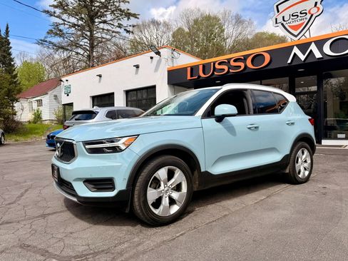 Used 2019 Volvo XC40 T5 Momentum AWD/4WD image 2