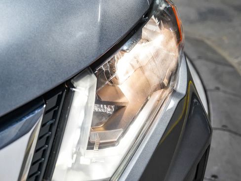 Used 2017 Nissan Rogue S FWD image 7