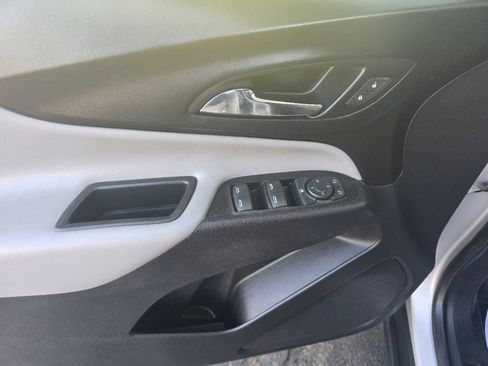 Used 2020 Chevrolet Equinox LT FWD image 26