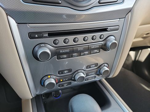 Used 2017 Nissan Pathfinder SL w/ SL Premium Package image 28