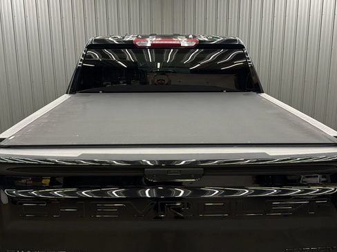 Used 2021 Chevrolet Silverado 1500 Custom Trail Boss w/ Midnight Edition AWD/4WD image 19
