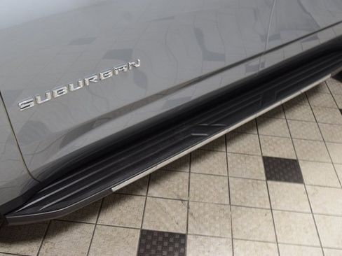 Used 2024 Chevrolet Suburban High Country image 28