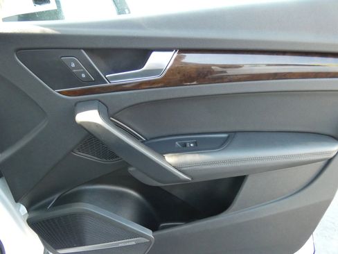 Used 2019 Audi Q5 2.0T Premium Plus w/ Premium Plus Package image 32