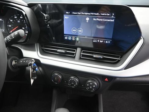 New 2026 Chevrolet Trax LS w/ LS Convenience Package FWD image 28