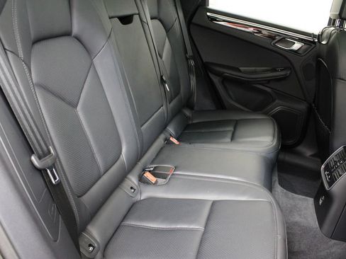 Certified 2023 Porsche Macan AWD/4WD image 26