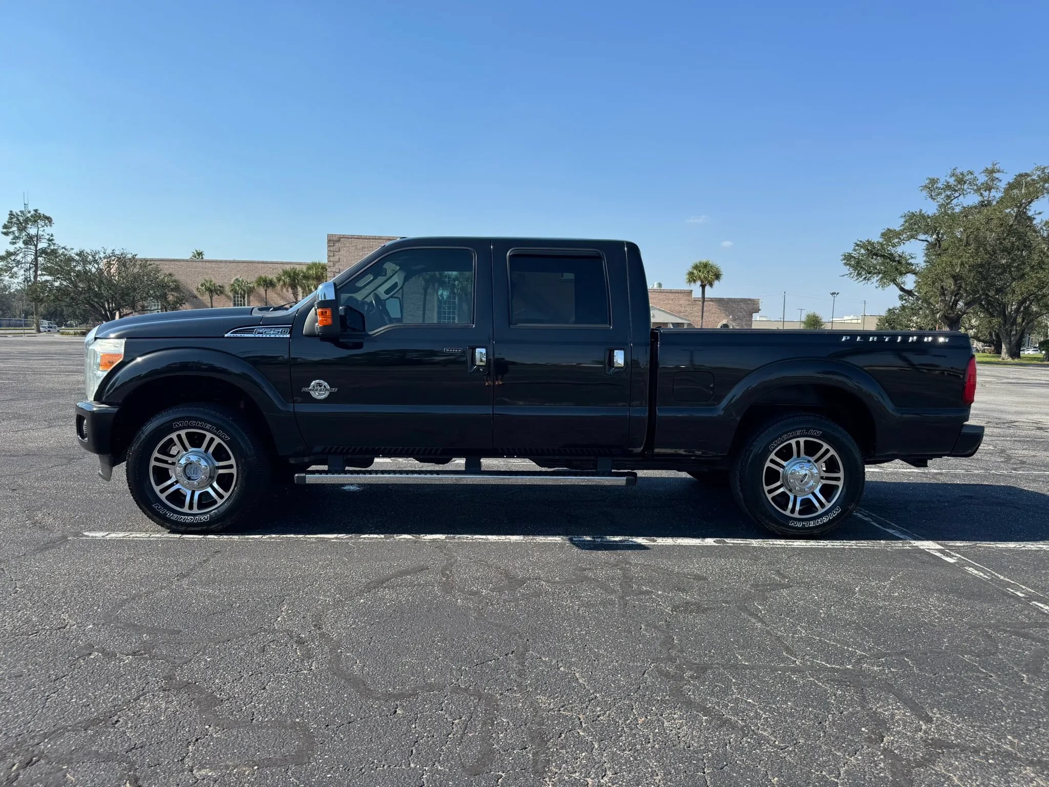 Used 2015 Ford F250 Platinum w/ FX4 Off-Road Package AWD/4WD image 10