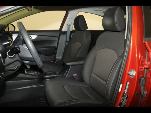 Used 2023 Kia Forte LXS w/ LXS Technology Package FWD image 14