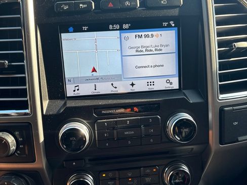 Used 2017 Ford F150 Platinum w/ Equipment Group 701A Luxury AWD/4WD image 12