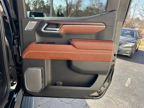 Used 2025 GMC Sierra 1500 Denali Ultimate image 17