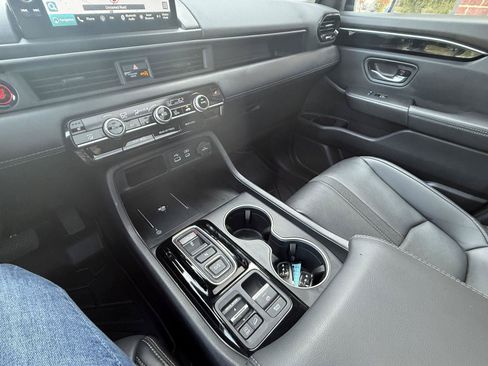 Used 2024 Honda Pilot Touring image 27