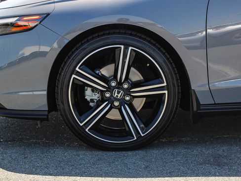 Used 2023 Honda Accord Sport image 11
