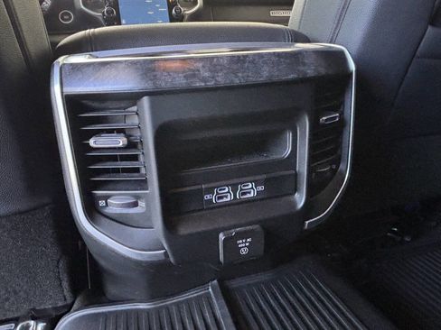 Used 2022 RAM 2500 Big Horn w/ Level C Equiment Group AWD/4WD image 28