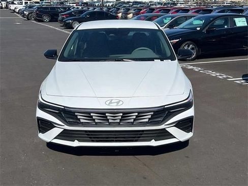 Certified 2025 Hyundai Elantra Sport FWD image 2
