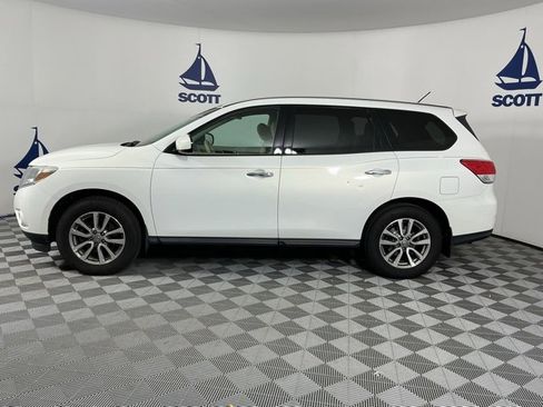 Used 2014 Nissan Pathfinder S image 4