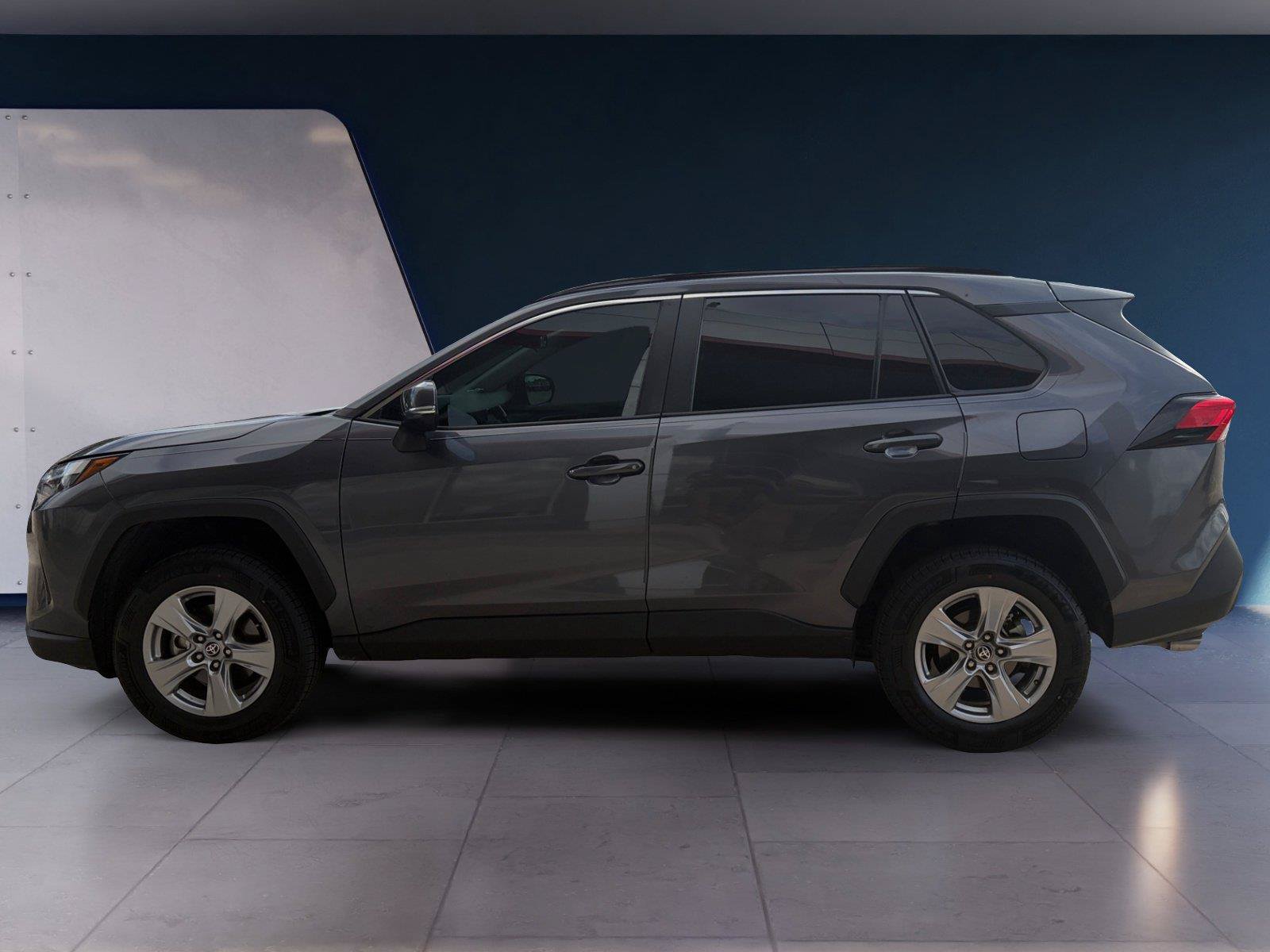 Used 2025 Toyota RAV4 XLE w/ Convenience Package FWD image 2