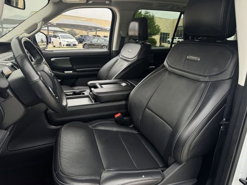Used 2025 Ford Expedition Platinum AWD/4WD image 25