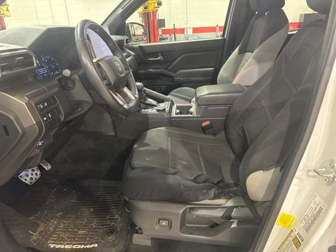 Used 2024 Toyota Tacoma TRD Sport RWD image 39