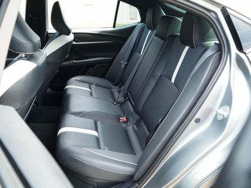 Used 2025 Toyota Camry SE w/ Convenience Package image 33