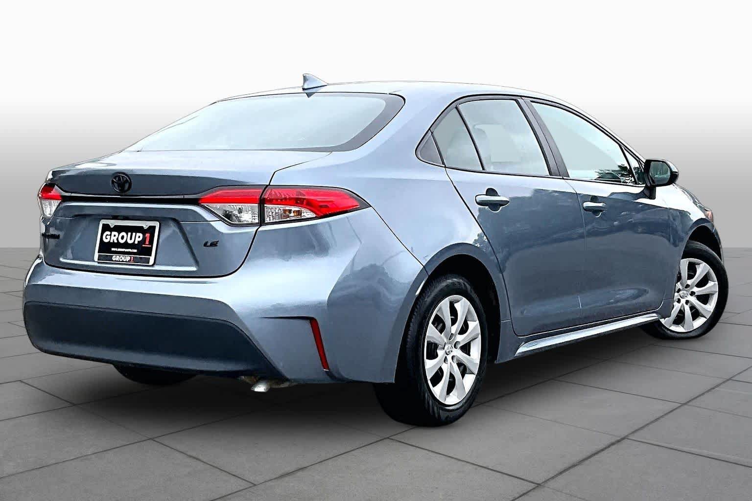 Used 2025 Toyota Corolla LE FWD image 13