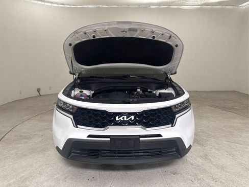 Used 2022 Kia Sorento LX FWD image 11