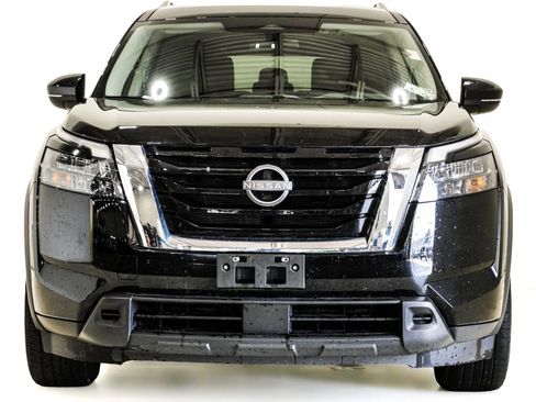 Used 2025 Nissan Pathfinder SV AWD/4WD image 2