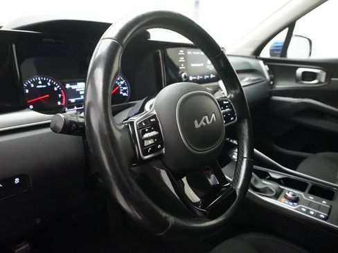 Used 2022 Kia Sorento LX AWD/4WD image 7