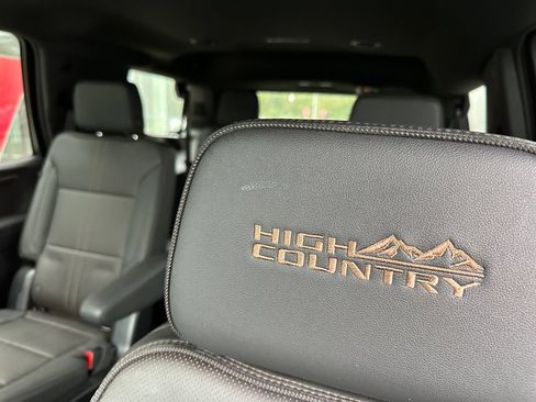 Used 2025 Chevrolet Tahoe High Country AWD/4WD image 33