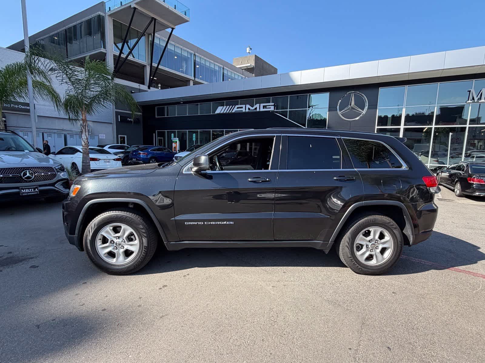 Used 2016 Jeep Grand Cherokee Laredo RWD image 2