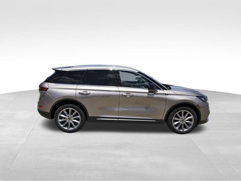 Used 2020 Lincoln Corsair FWD w/ Premium Package image 5