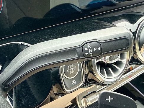 Used 2021 Mercedes-Benz GLA 250 w/ Premium Package image 28