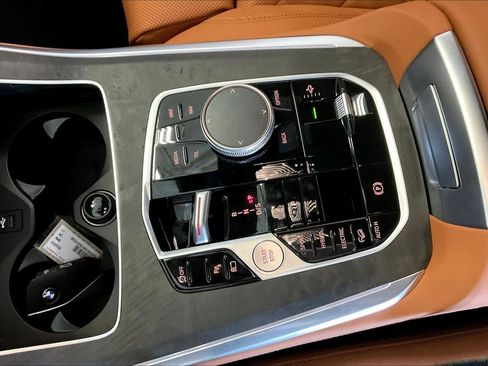 New 2026 BMW X5 xDrive50e image 7