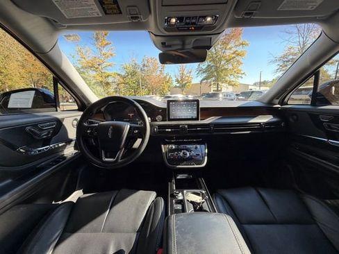 Used 2022 Lincoln Corsair Reserve w/ Equipment Group 201A image 9