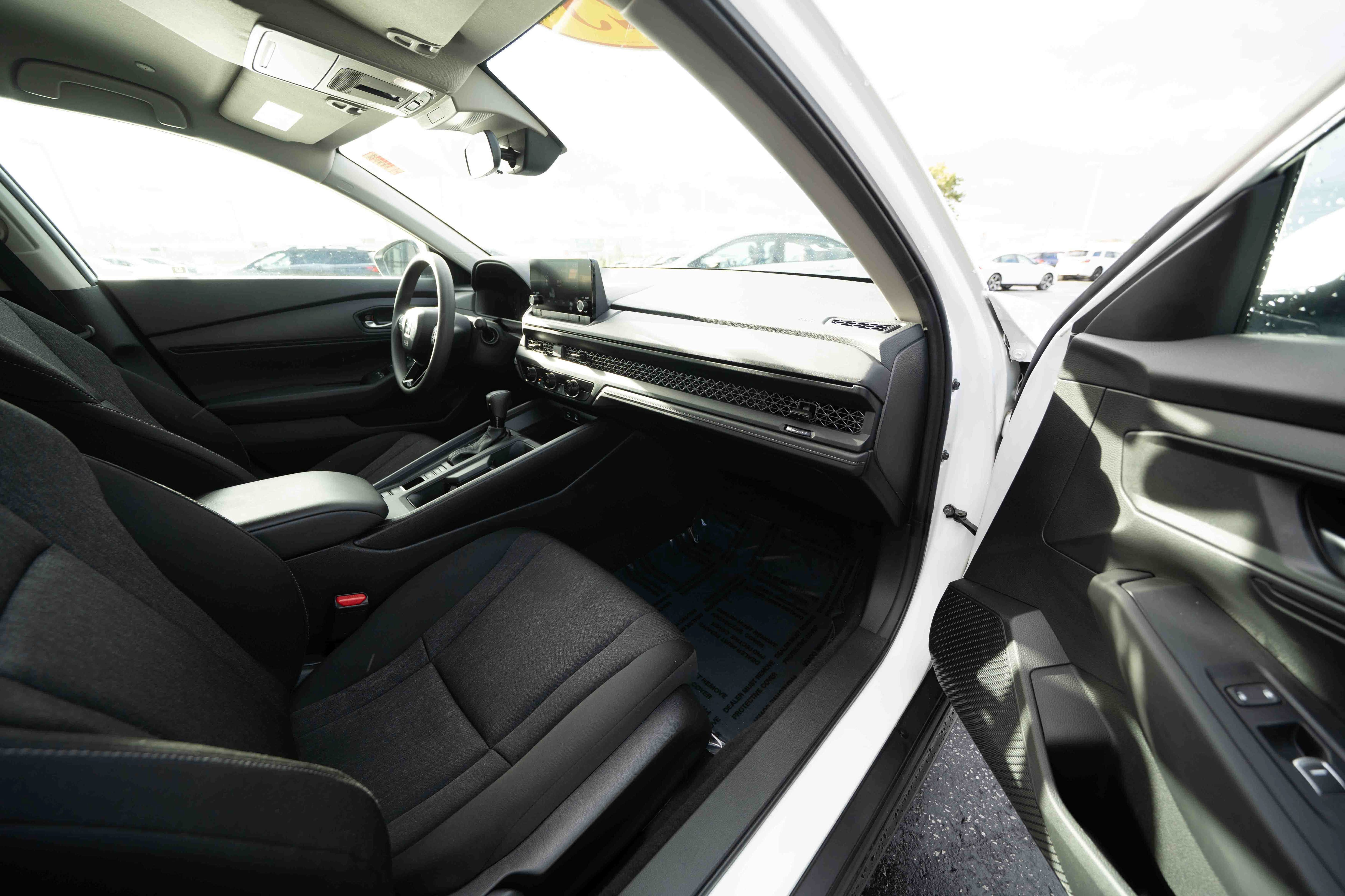 Certified 2025 Honda Accord LX image 25