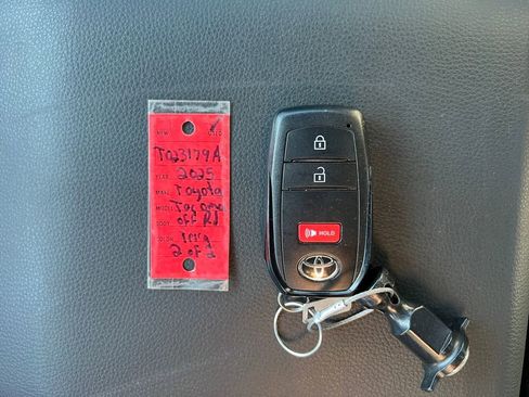 Used 2025 Toyota Tacoma TRD Off-Road image 28