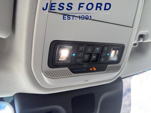 Used 2025 Ford Expedition Active image 18