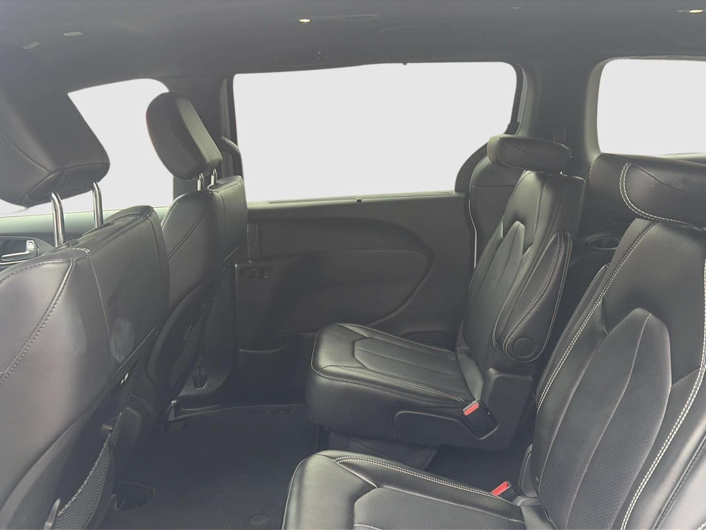 Used 2026 Chrysler Pacifica Select FWD image 28