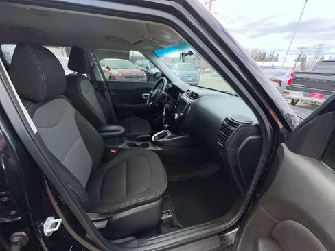 Used 2018 Kia Soul + FWD image 28
