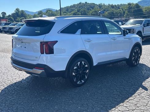 Used 2025 Kia Sorento EX AWD/4WD image 8