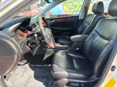 Used 2002 Lexus ES 330 w/ Premium Pkg FWD image 13