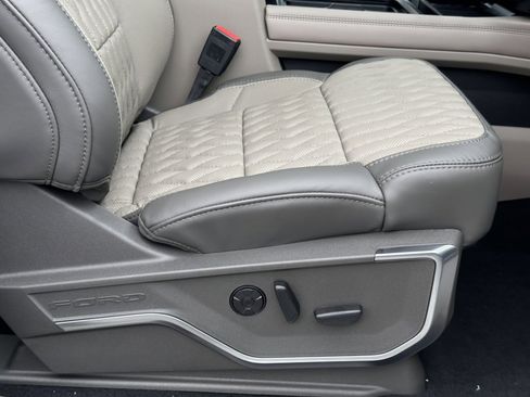 New 2025 Ford F250 Platinum w/ Platinum Plus Package image 13