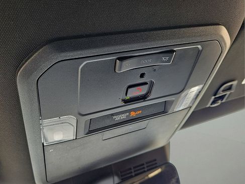 Used 2025 Toyota Tacoma SR5 image 29