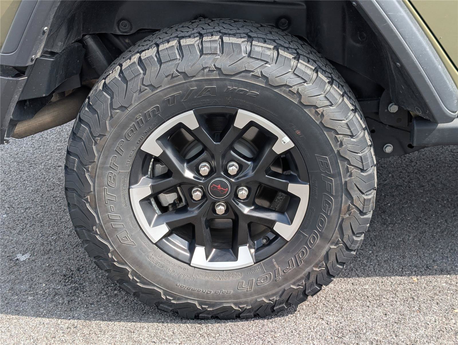 Used 2025 Jeep Wrangler Unlimited Rubicon AWD/4WD image 9